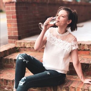 Meet your Posher, Levi